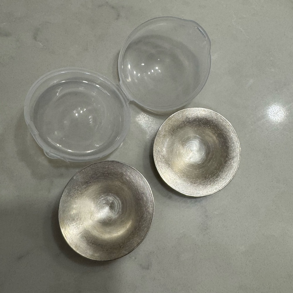Moogco Silverettes 925 Silver Nursing Cups + Clear Case – Like New Condition